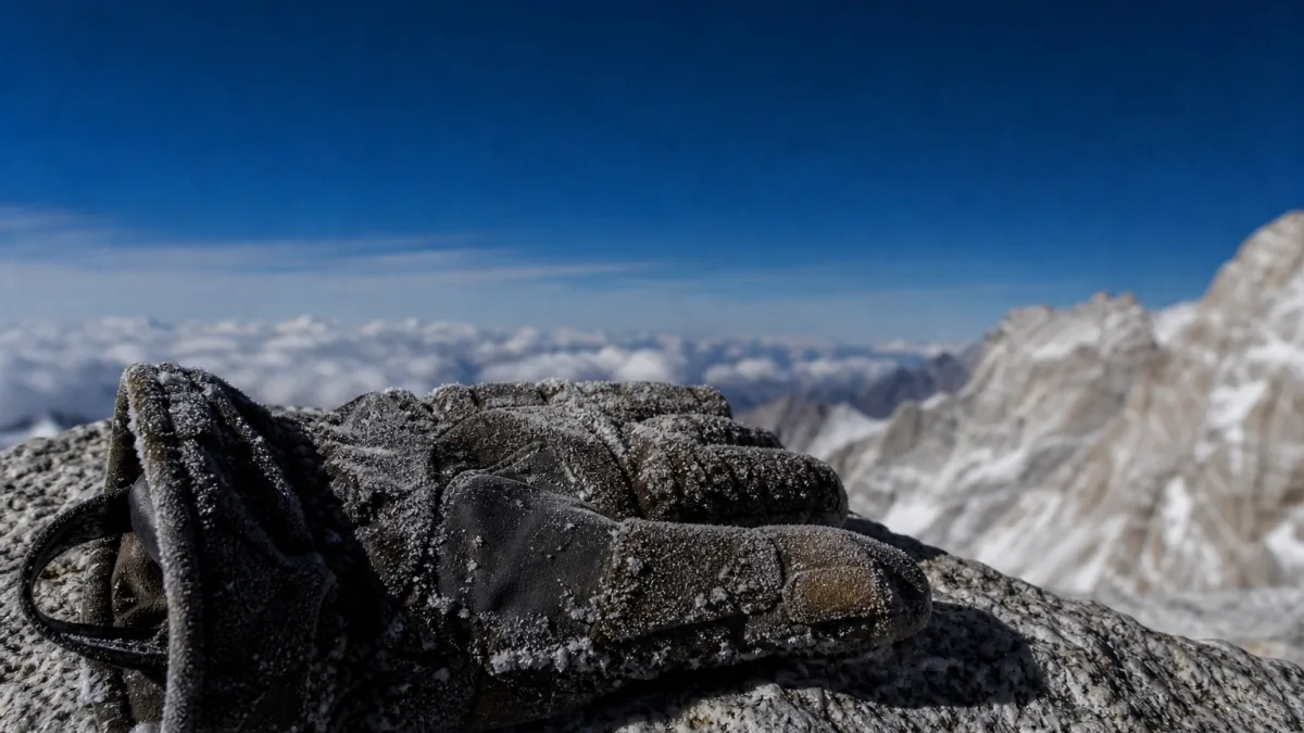 Le point culminant mondial : hauteur et mystères de l'Everest